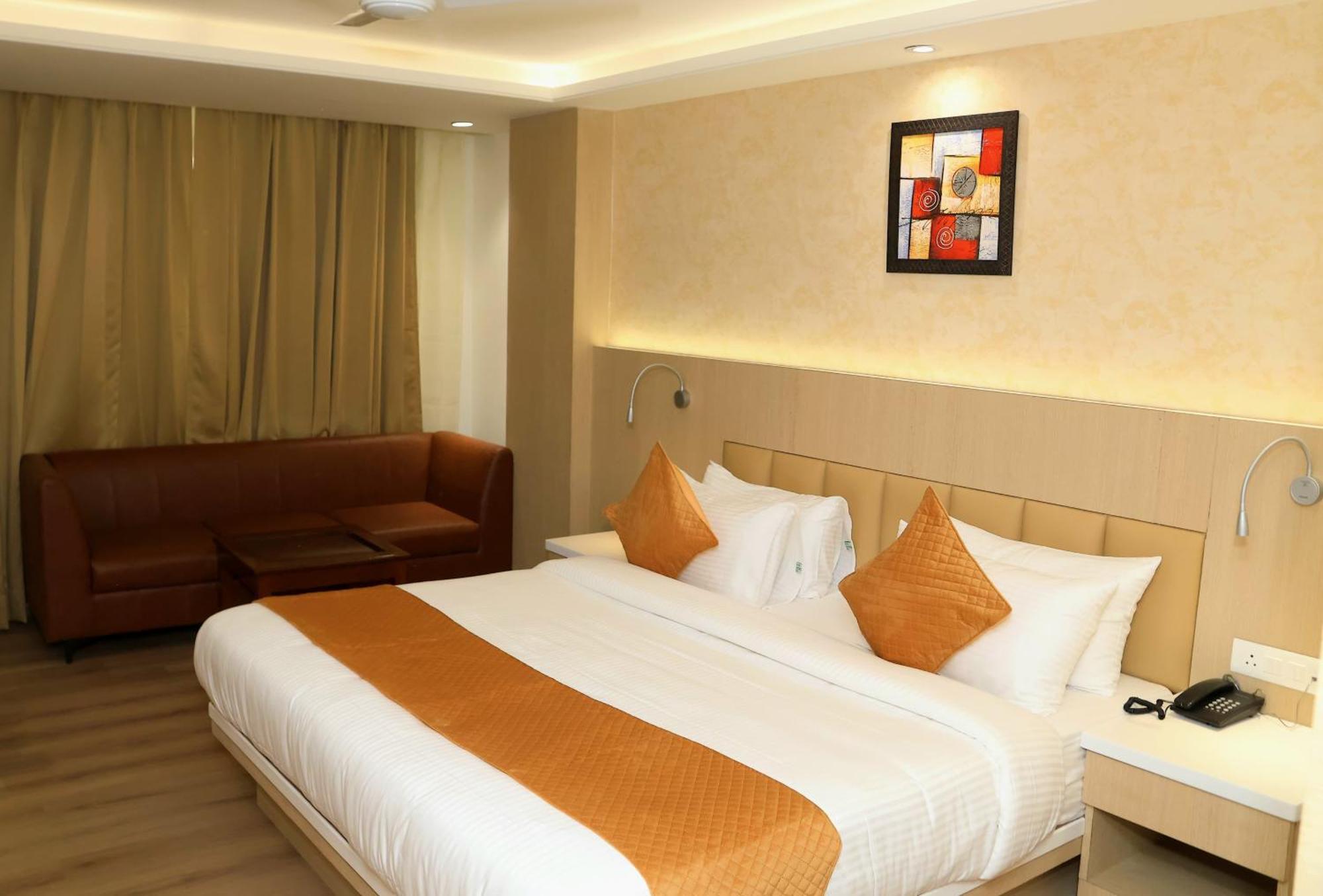 Hotel Radiance บาแรลลี ภายนอก รูปภาพ