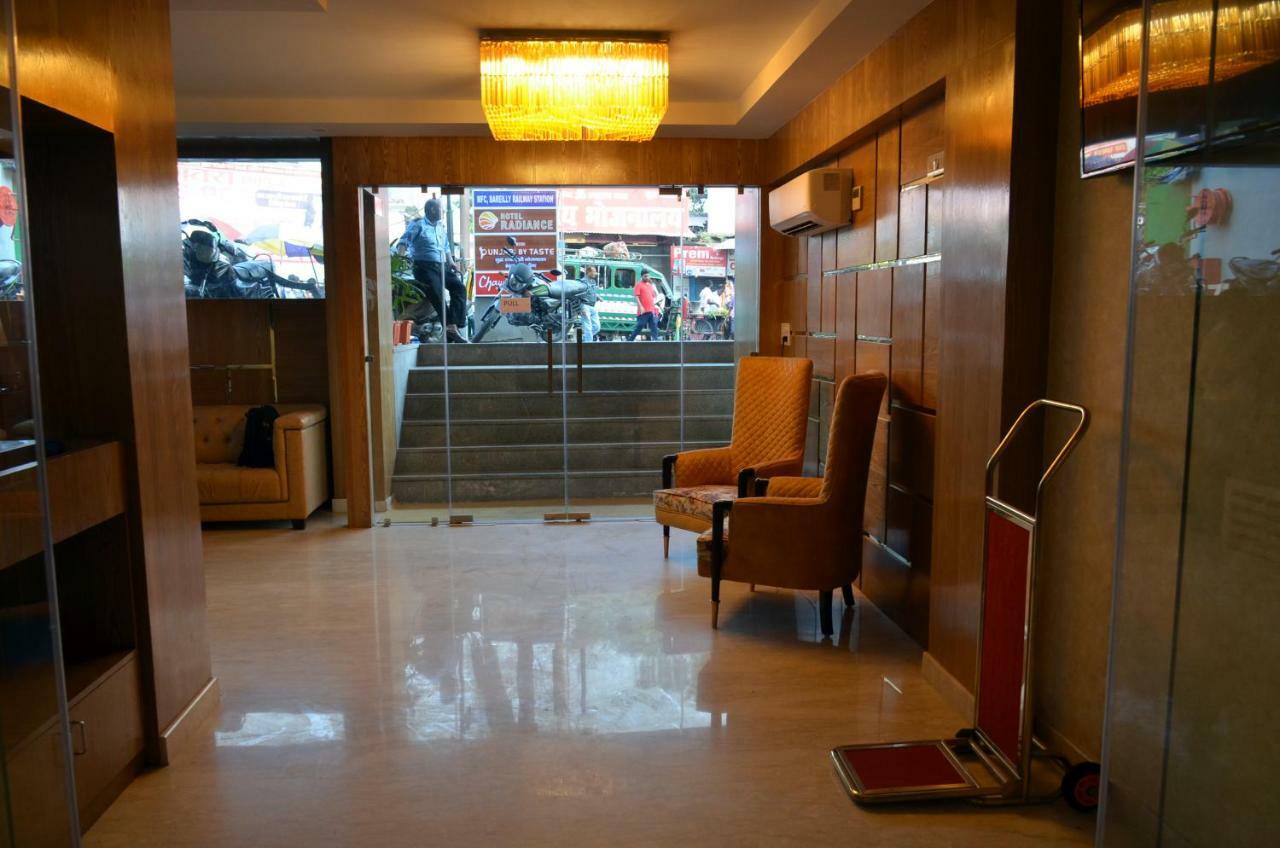 Hotel Radiance บาแรลลี ภายนอก รูปภาพ